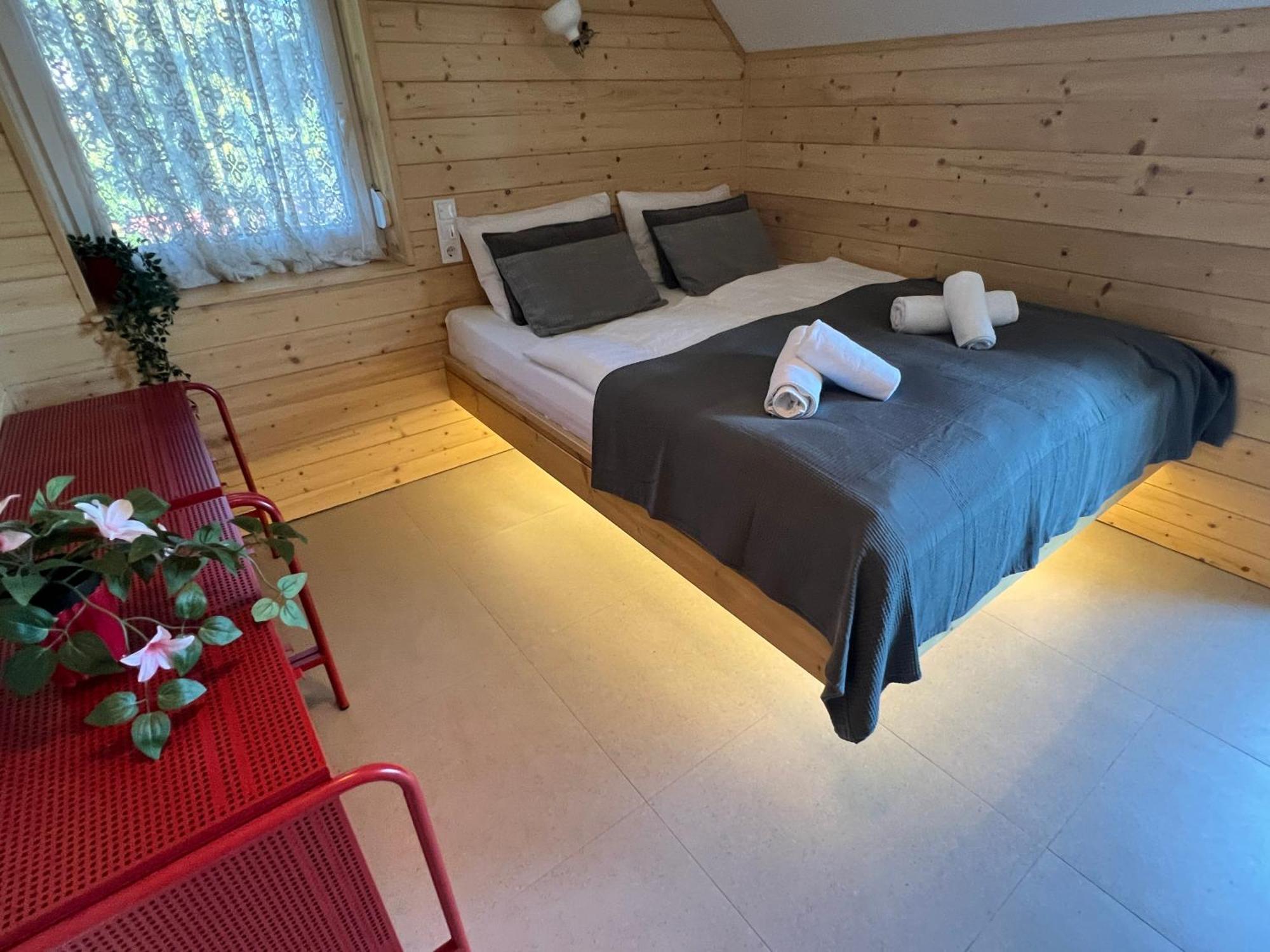 Neon Apartman Csopak Balaton Kültér fotó